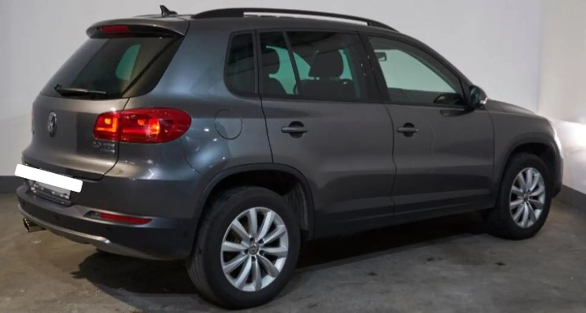 Volkswagen Tiguan Tiguan 2,0 TDI BMT 4Motion Country DPF Country Сірий - 2