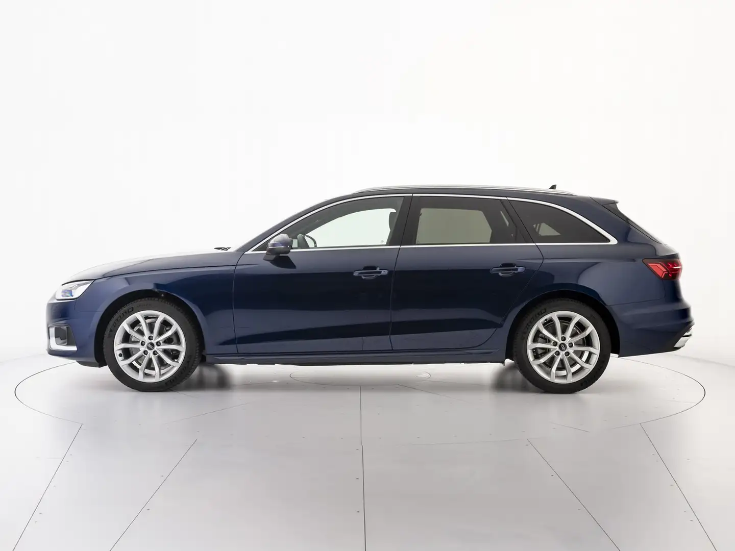 Audi A4 avant 35 2.0 tdi mhev business advanced 163cv s-tr Blauw - 2