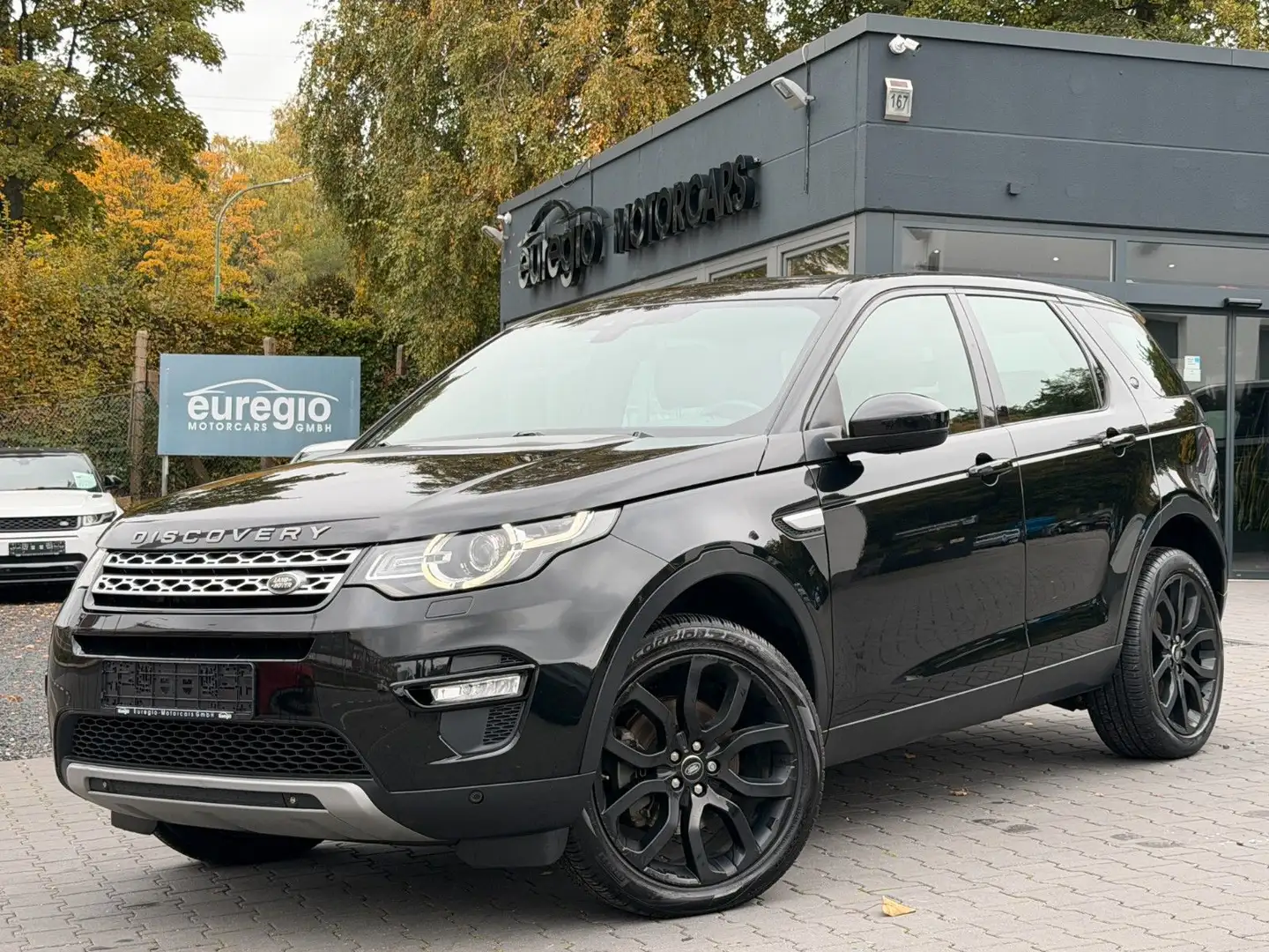 Land Rover Discovery Sport SE AWD 1 Hand - Panoramadach /// Schwarz - 1