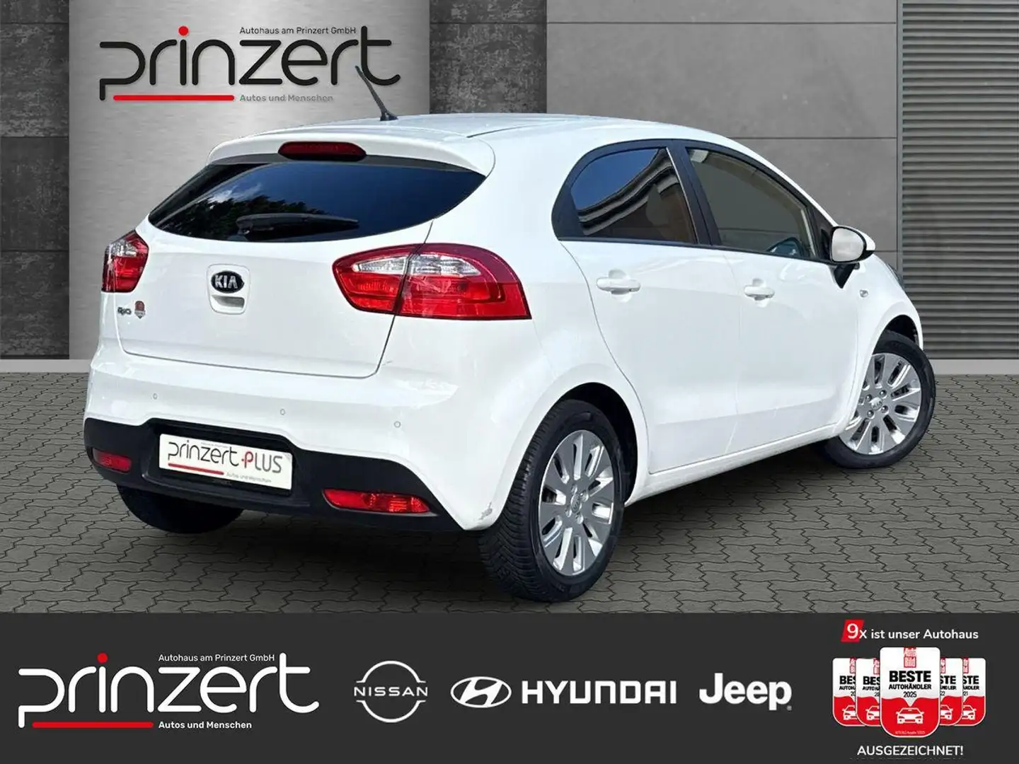 Kia Rio 1.4 MT6 "FIFA World Cup Edition" Allwetter Weiß - 2