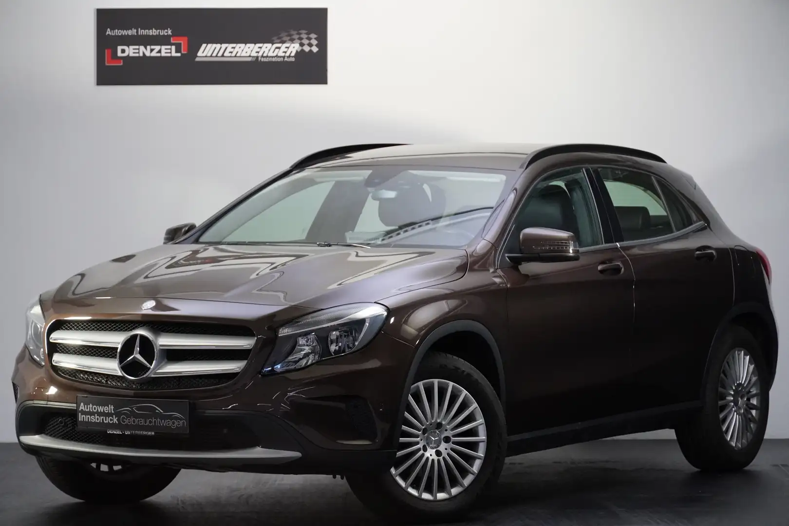 Mercedes-Benz GLA 200 d 4Matic Aut. Braun - 2