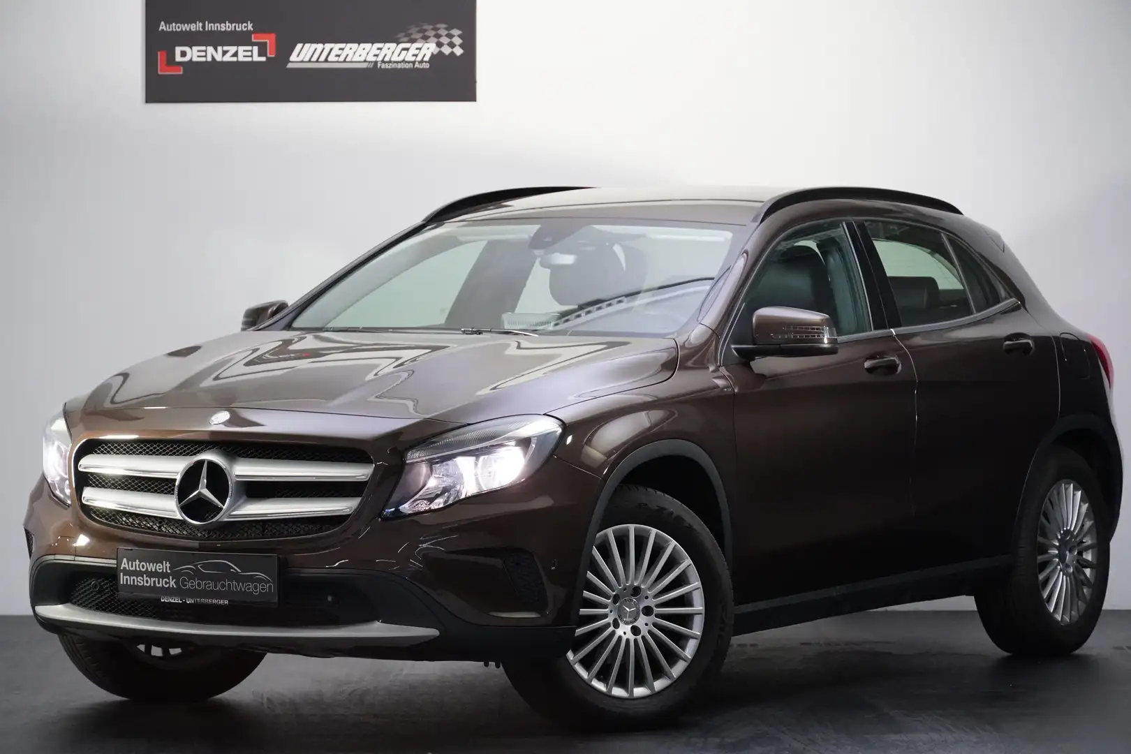 Mercedes-Benz GLA 200 d 4Matic Aut. Braun - 1