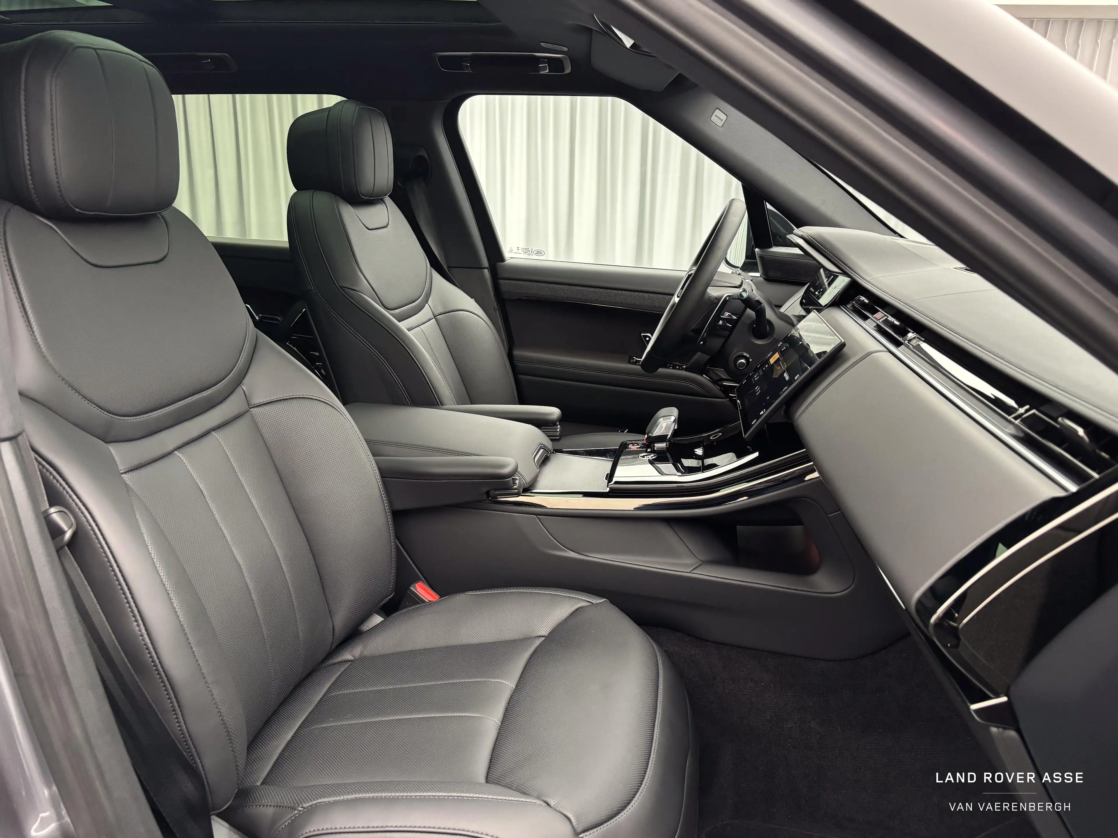 Land Rover Range Rover Sport P460e Dynamic HSE — photo 3