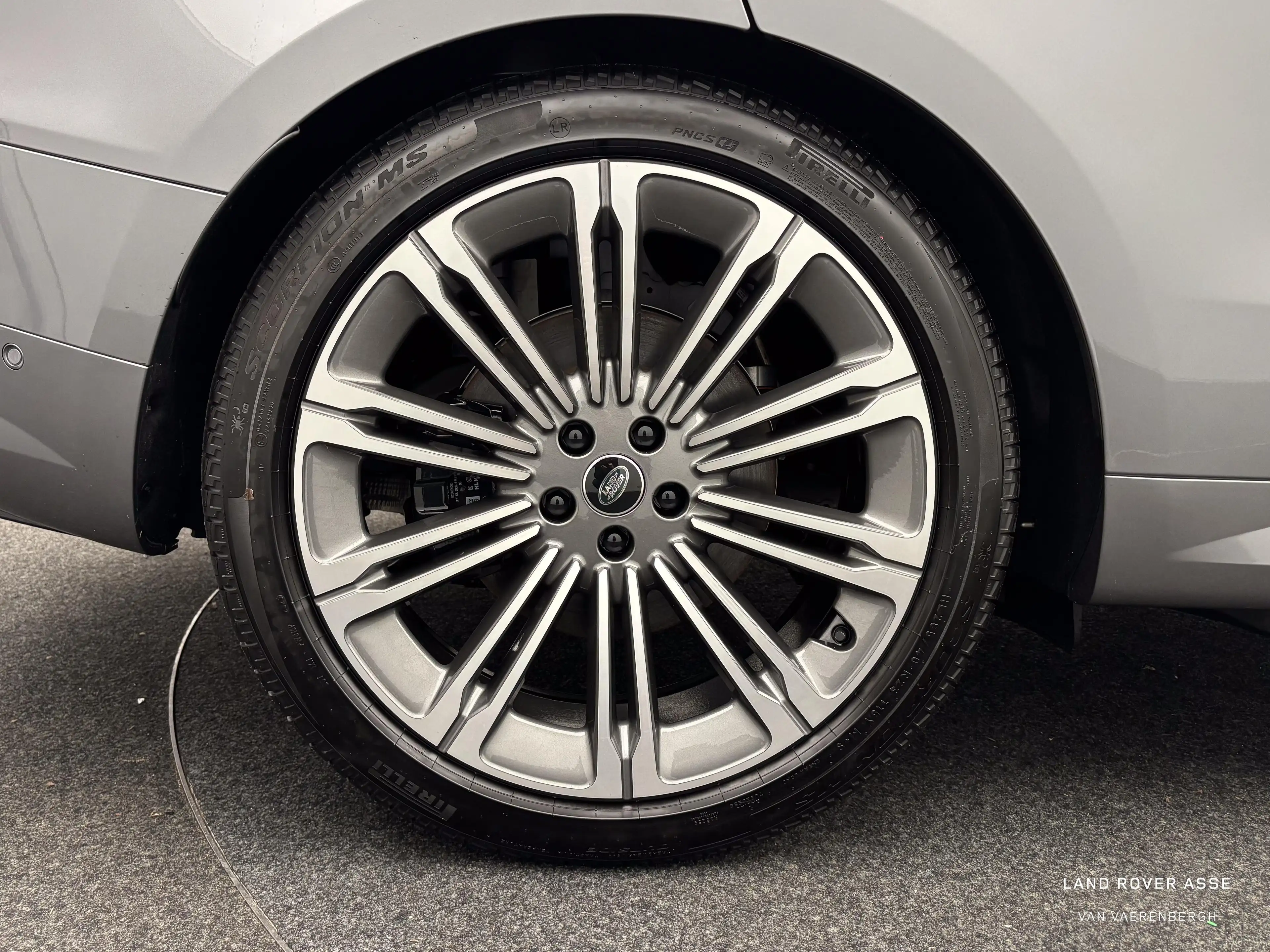 Land Rover Range Rover Sport P460e Dynamic HSE — photo 9