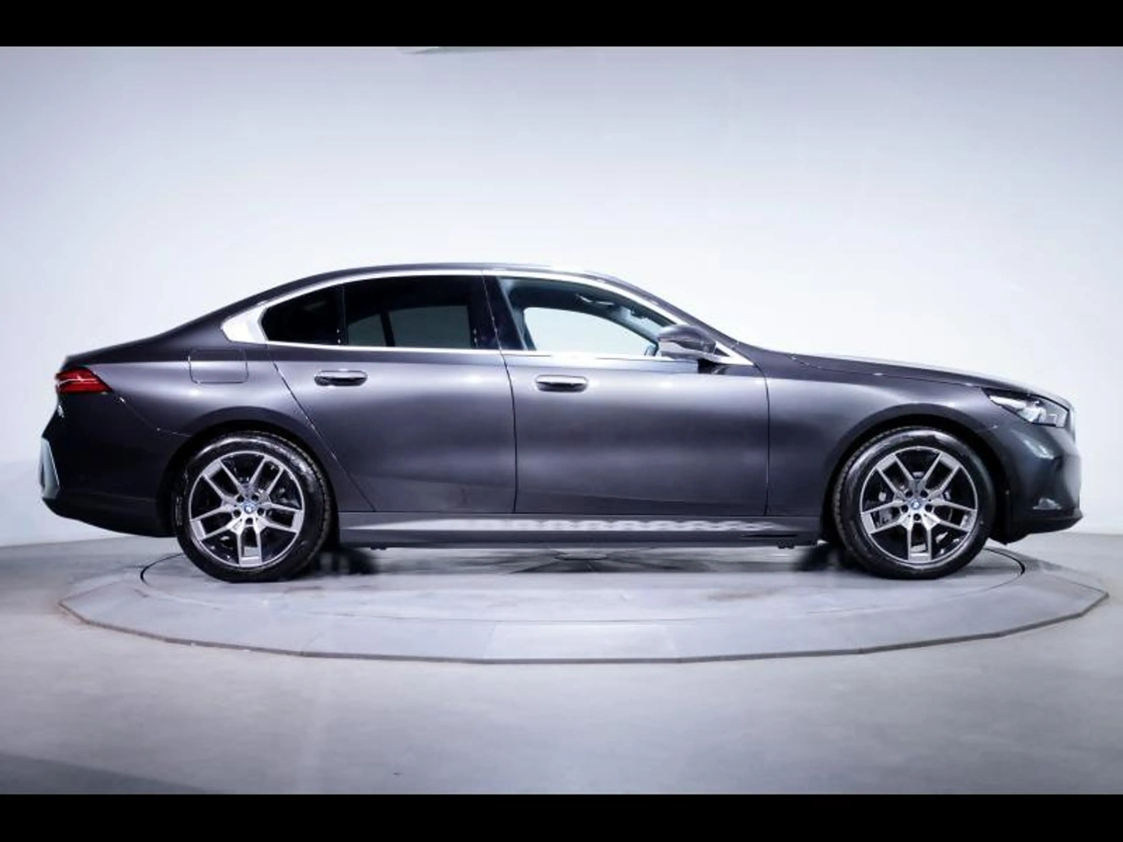 BMW i5 eDrive40 Berline — photo 3