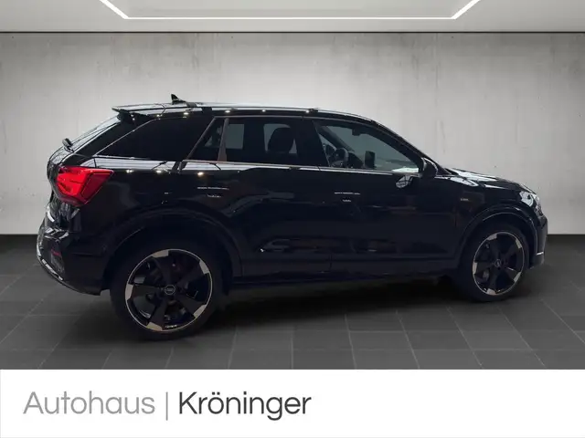 Audi Q2 view 4