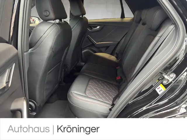 Audi Q2 view 10