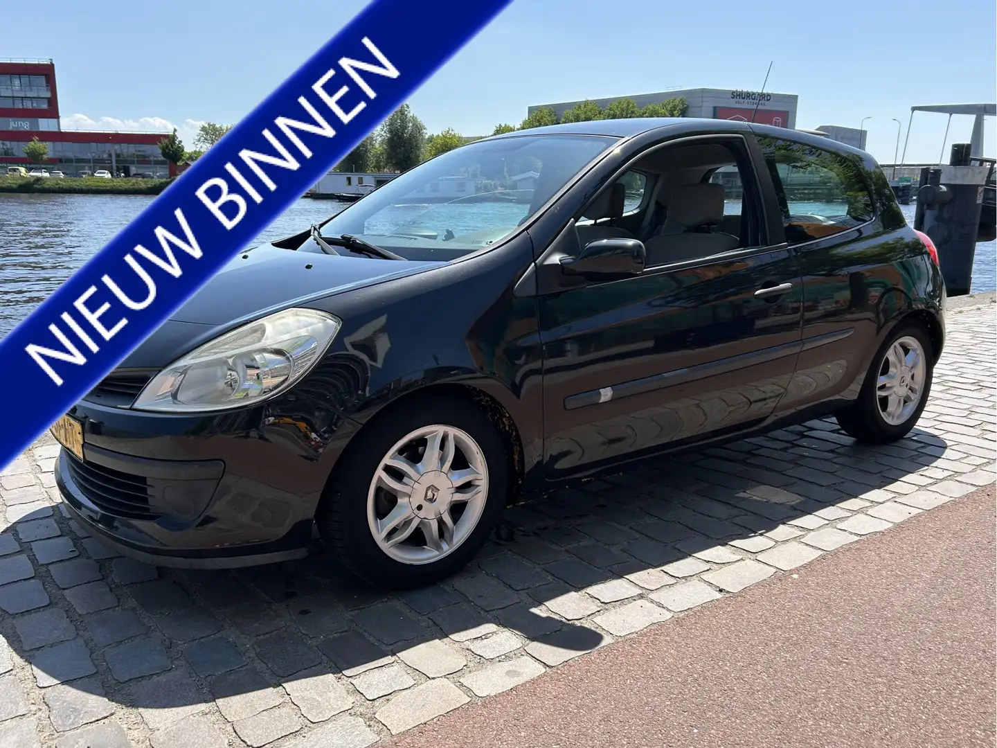 Renault Clio 1.2-16V Team Spirit Airco LMV APK Zwart - 1
