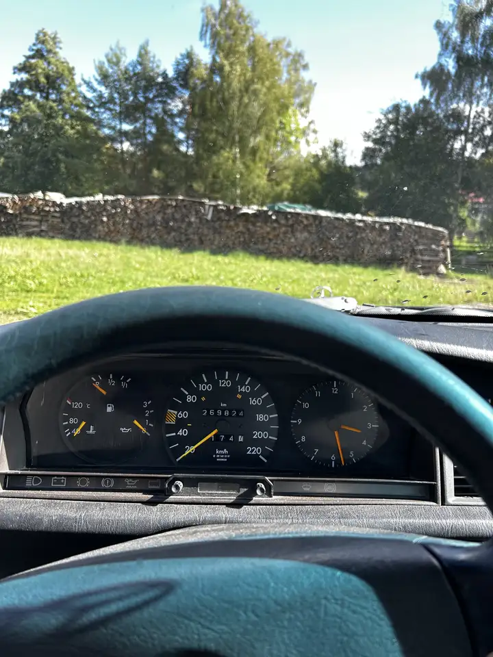 Mercedes-Benz 190 E 1.8, foto 6