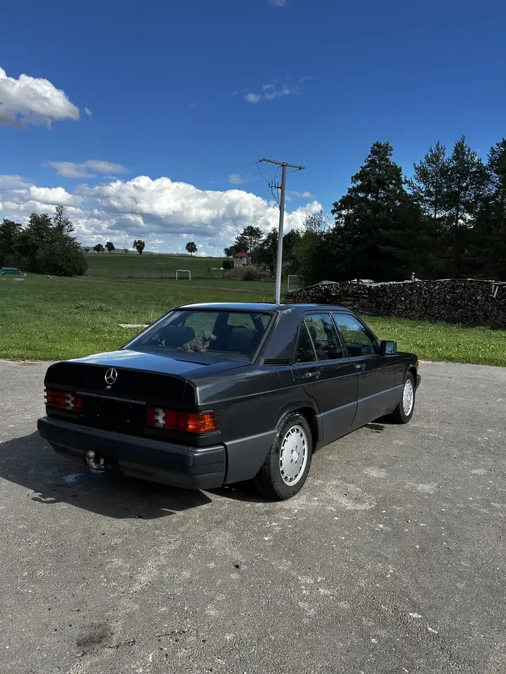 Mercedes-Benz 190 E 1.8, foto 3