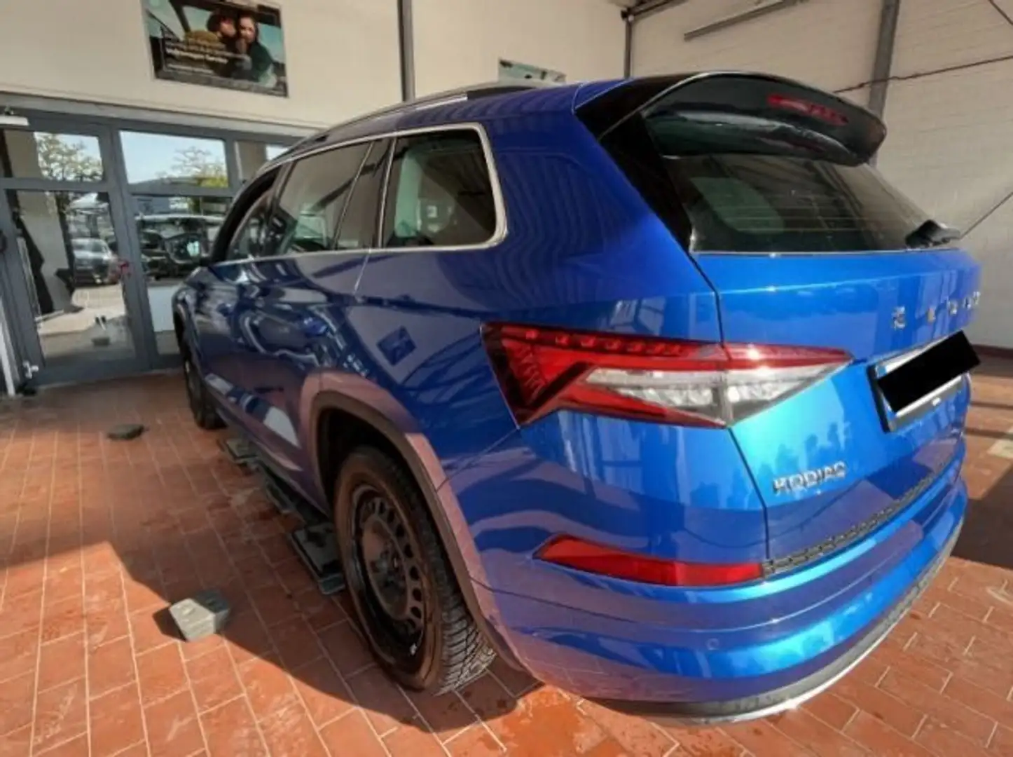 Skoda Kodiaq 2.0 TDI DSG L&K 4x4 SHZ AHK ACC PDC Blau - 2