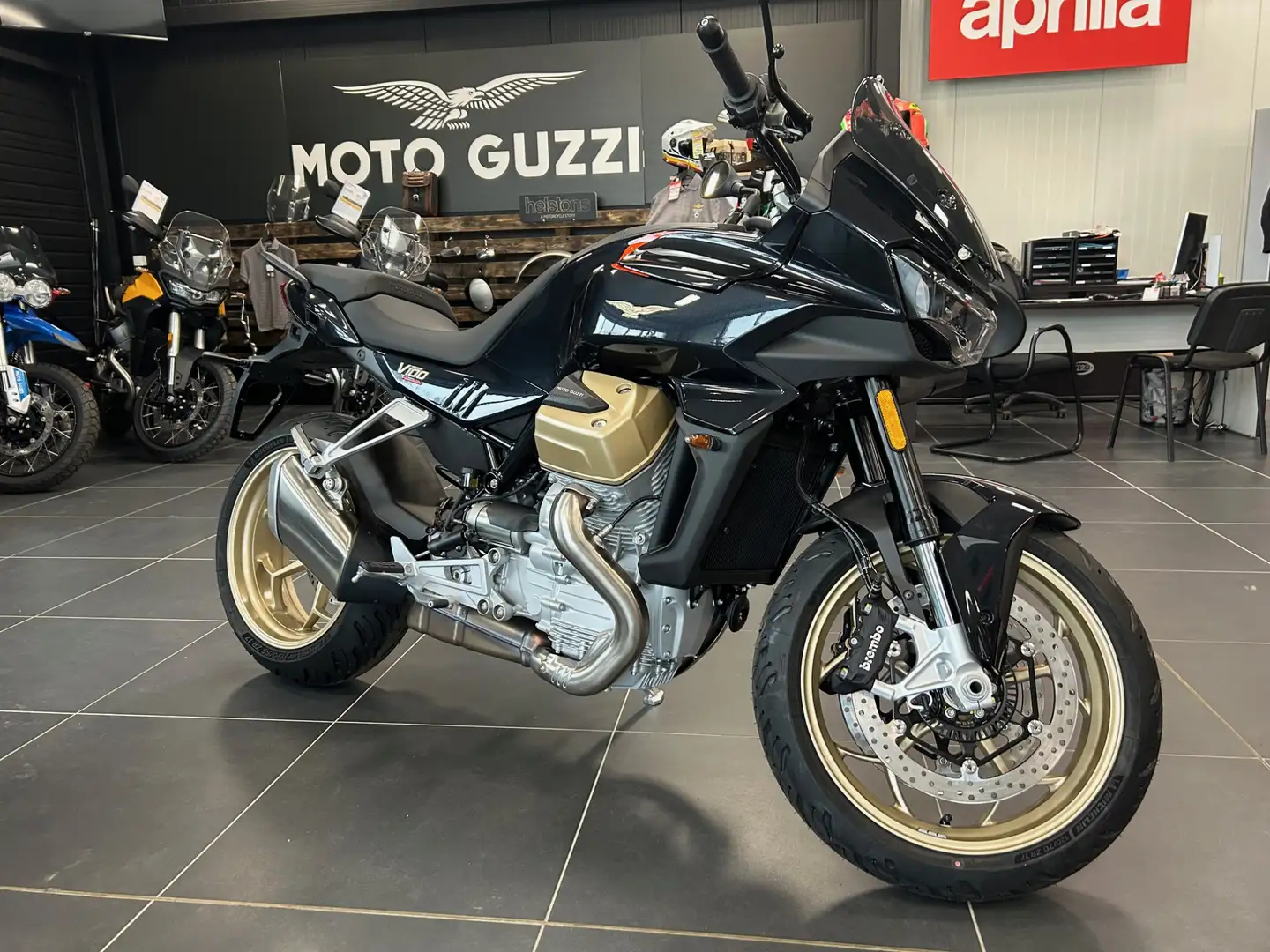 Moto Guzzi V 100 Czarny - 1