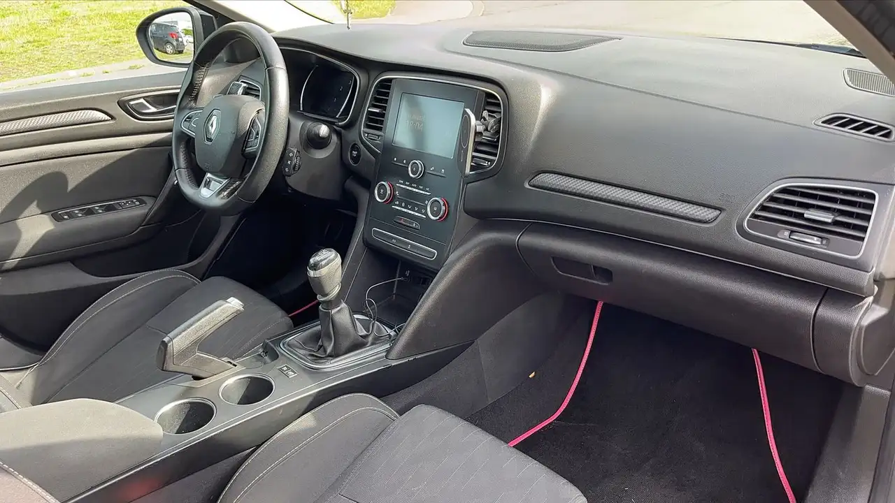 Renault Megane Citadine 5 portes — photo 10