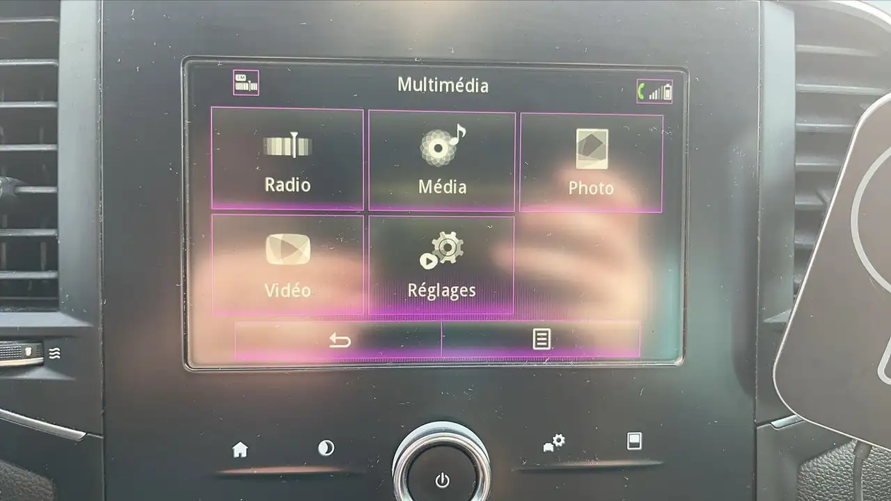 Renault Megane Citadine 5 portes — photo 24