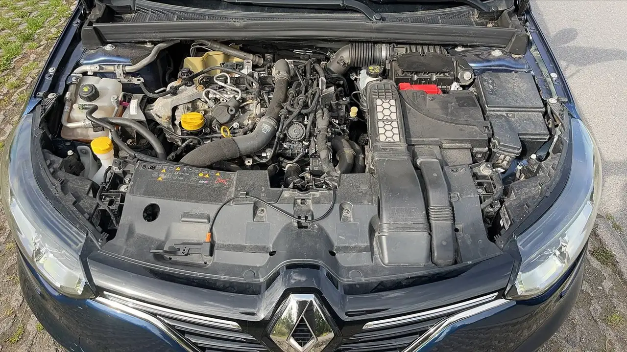 Renault Megane Citadine 5 portes — photo 15