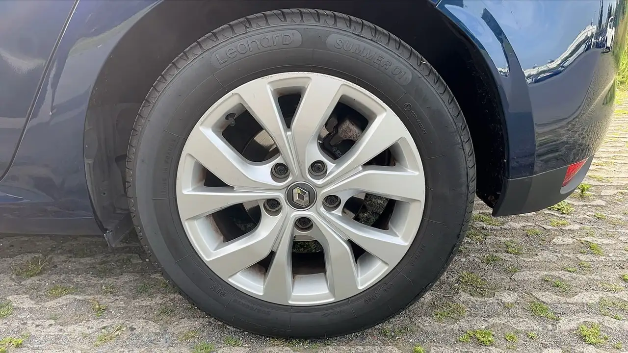 Renault Megane Citadine 5 portes — photo 19