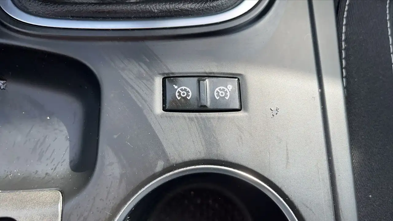 Renault Megane Citadine 5 portes — photo 26