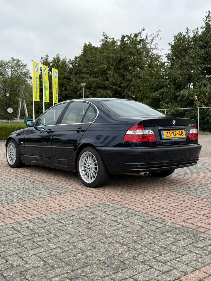 BMW 330 323i Executive, foto 3