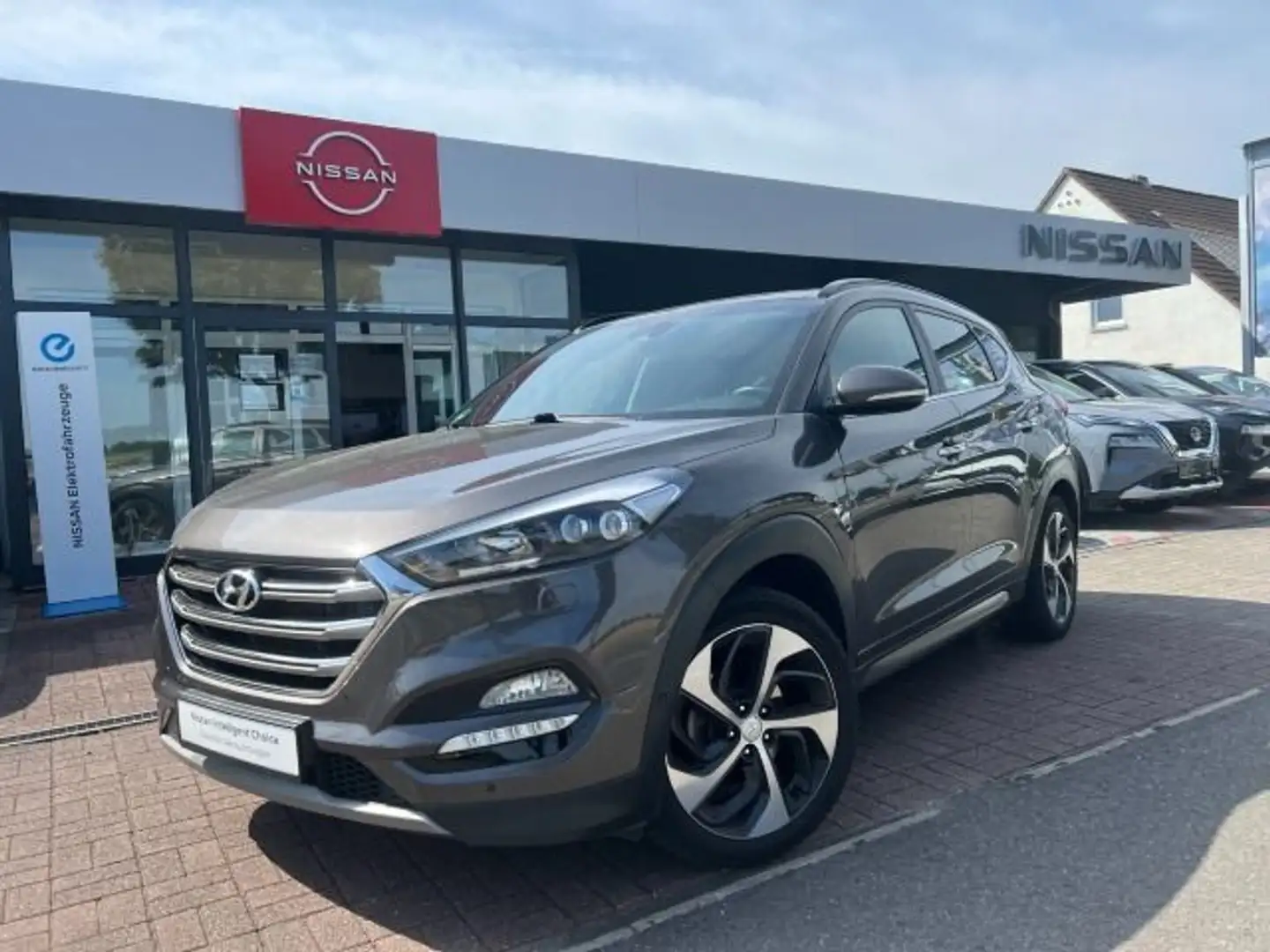 Hyundai TUCSON Premium 4WD *Automatik*Schiebedach*1.HAND Maro - 2