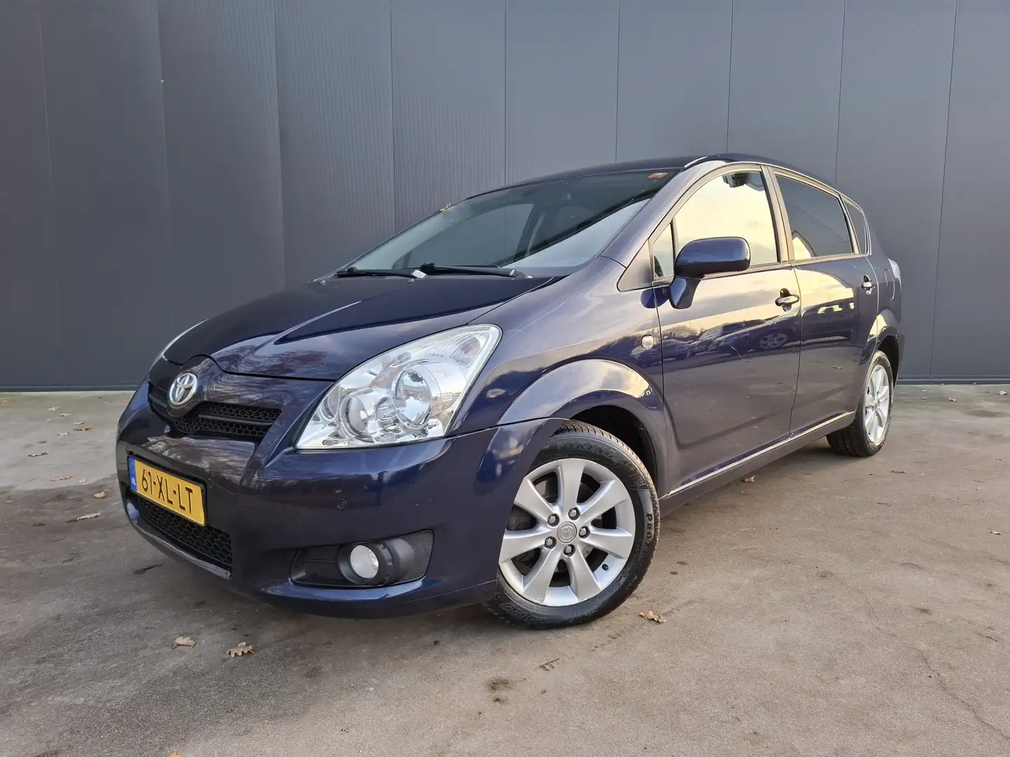 Toyota Verso 1.8 VVT-i Luna NAVI TREKHAAK CRUISE ECC Blauw - 1