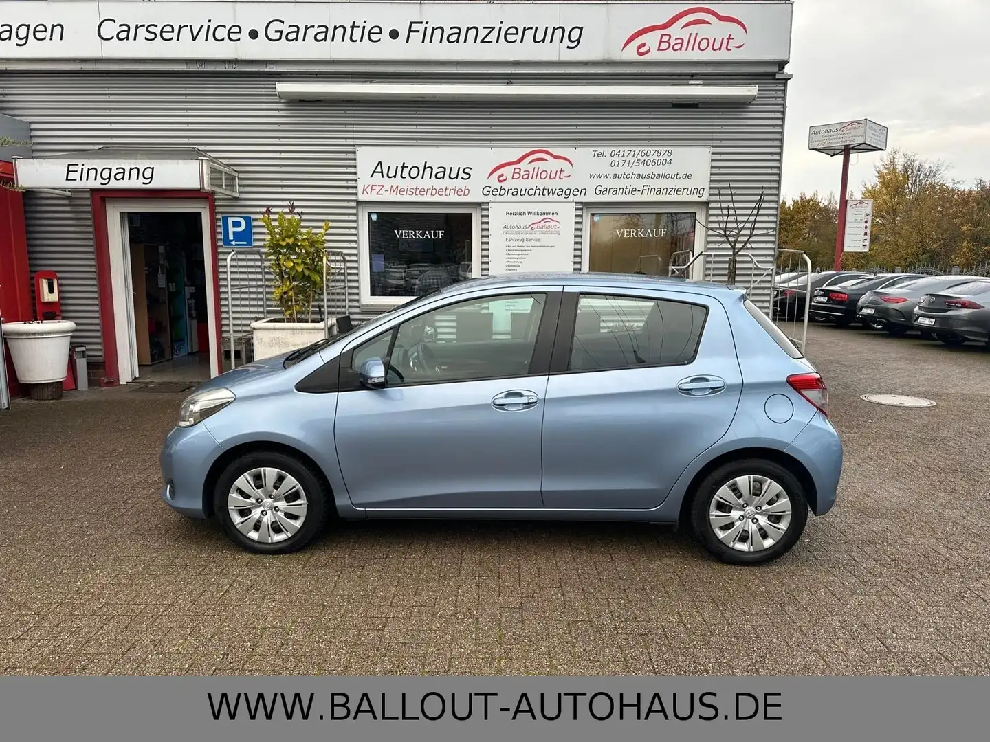 Toyota Yaris Life*2.HAND*KLIMA*KAMERA*BT*TÜV/AU NEU* Bleu - 1