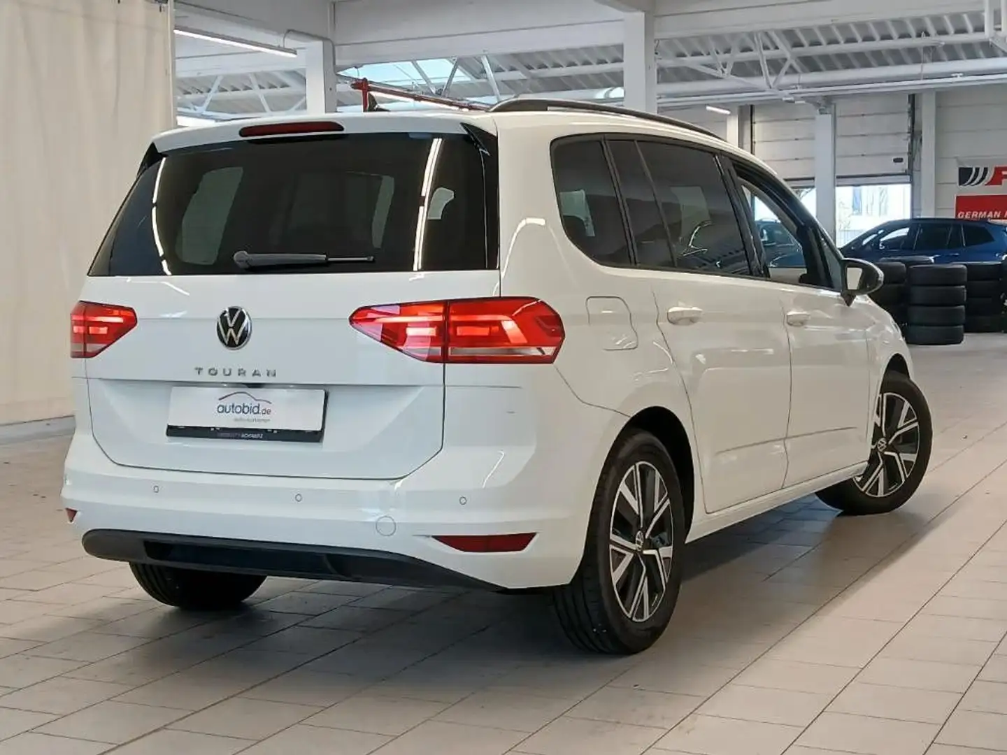 Volkswagen Touran Comfortline RFK ACC Pano LRHZ Kessy IQLED Blanc - 2