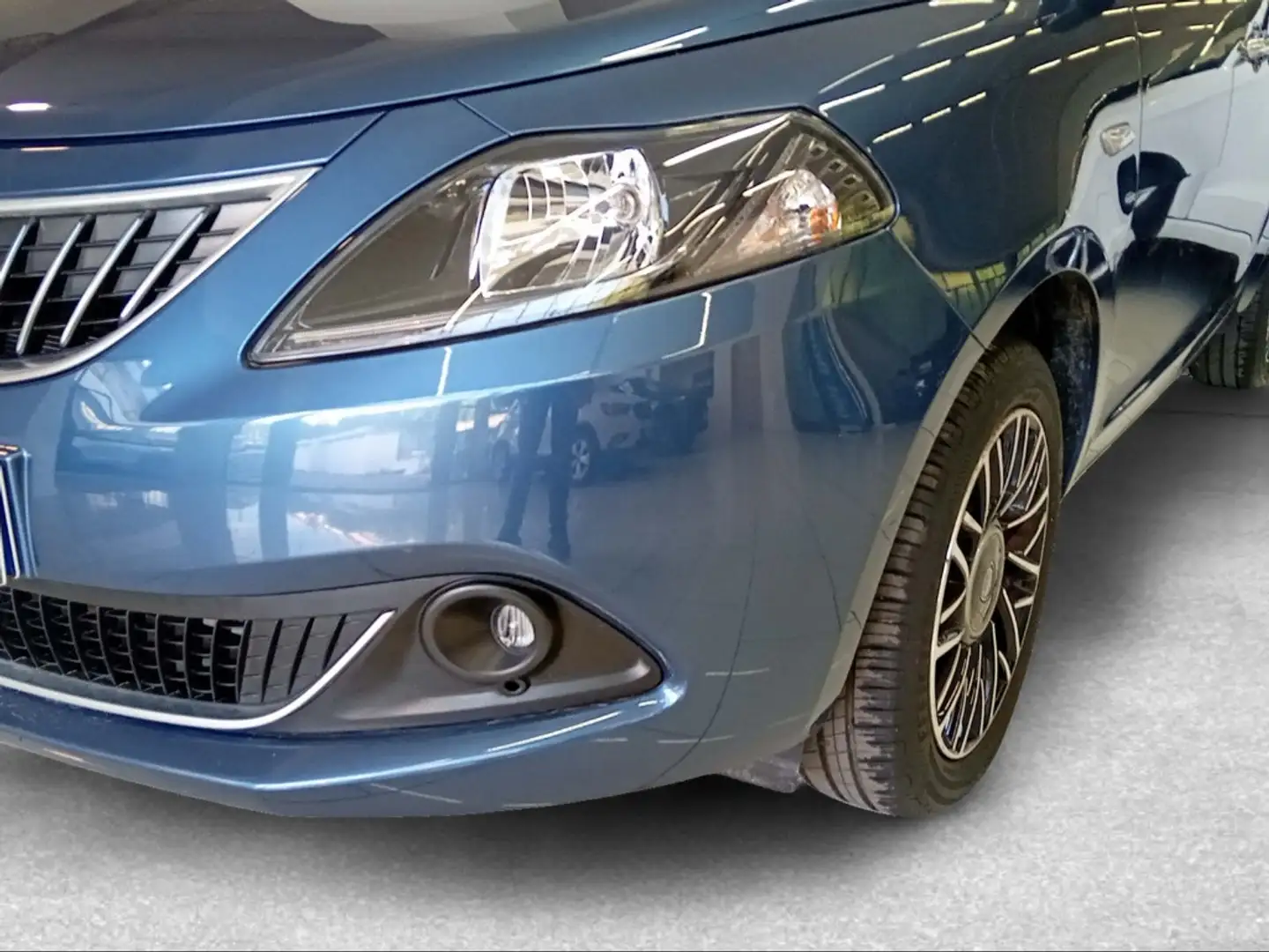 Lancia Ypsilon My24 1.0 Firefly 70 CvStart&Stop Hybrid Oro - 2