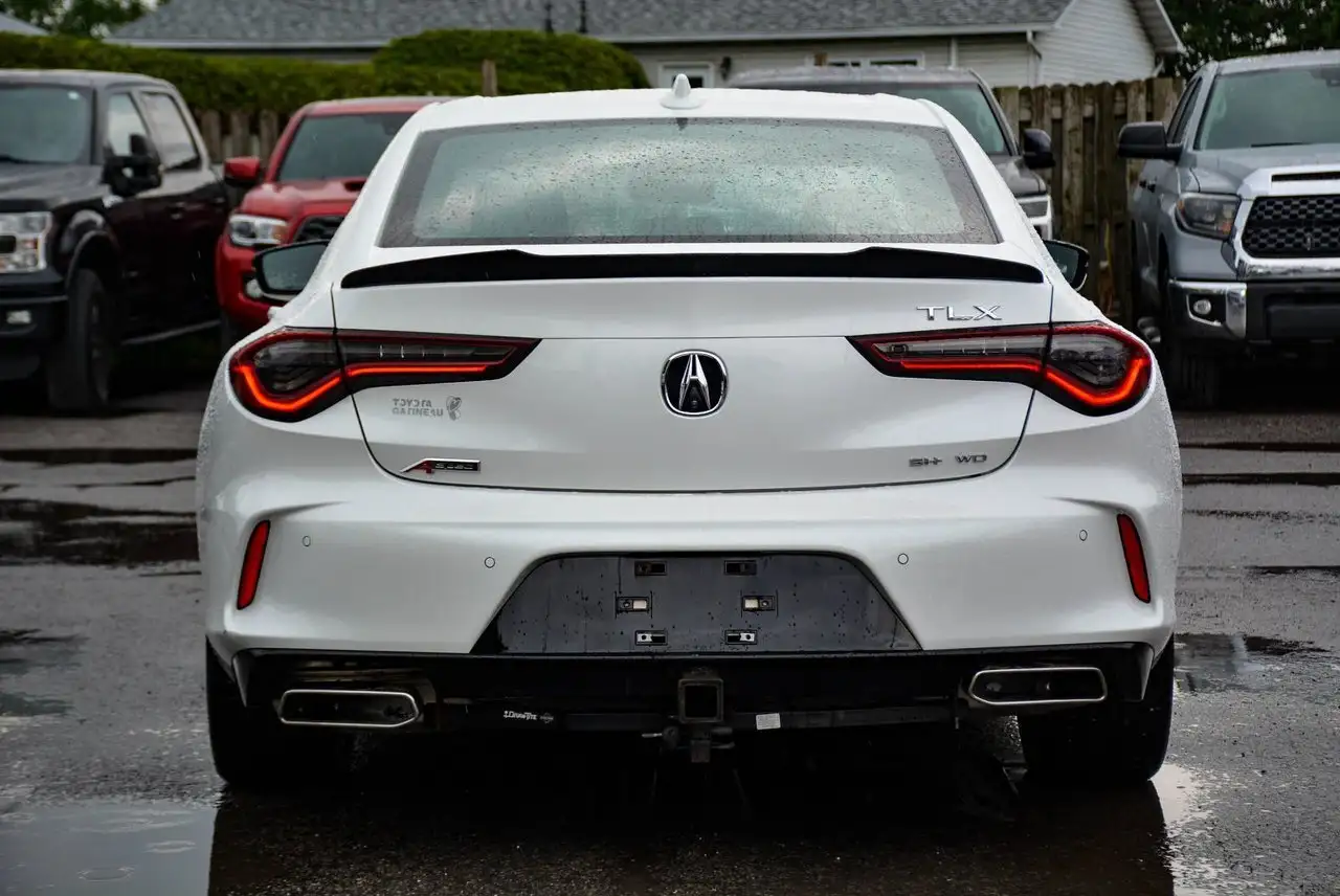 Acura TLX снимка Acura TLX