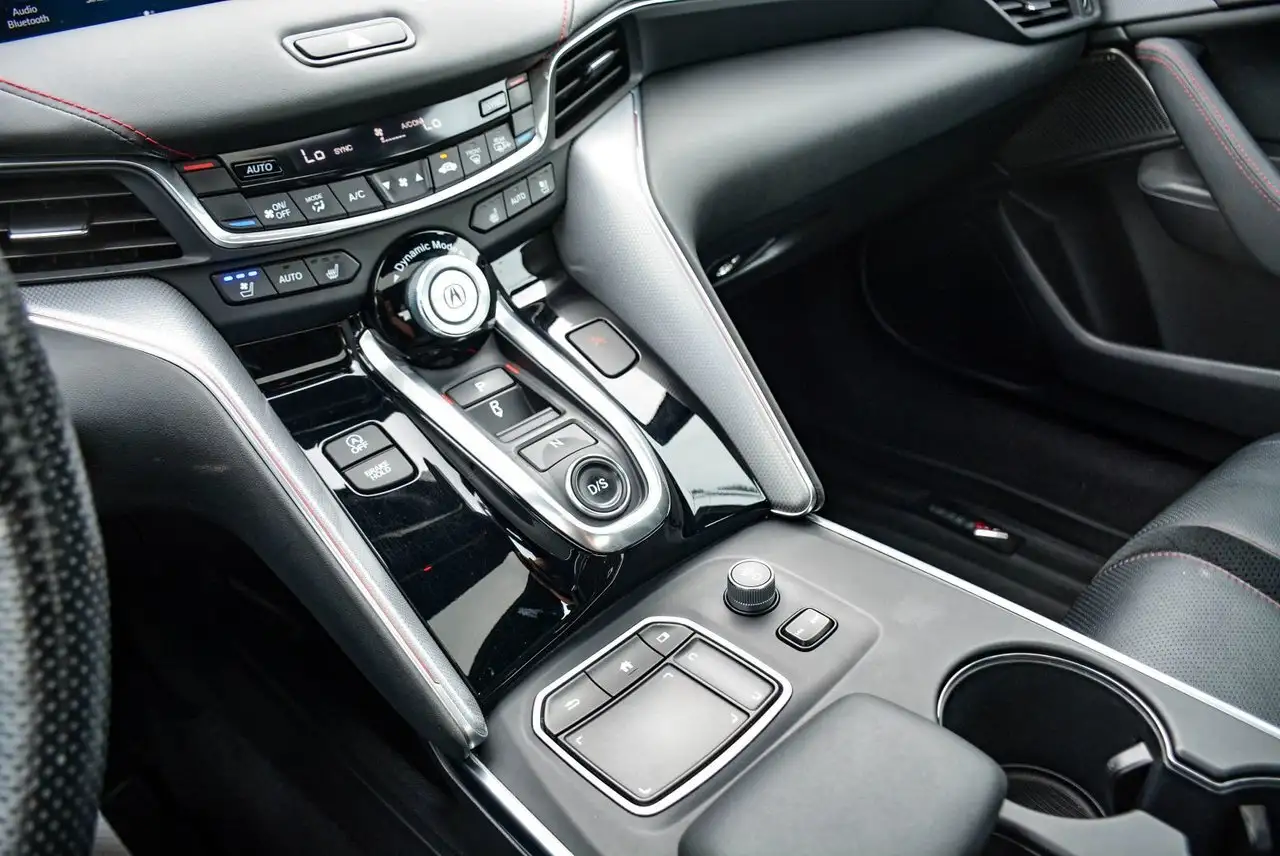 Acura TLX снимка Acura TLX