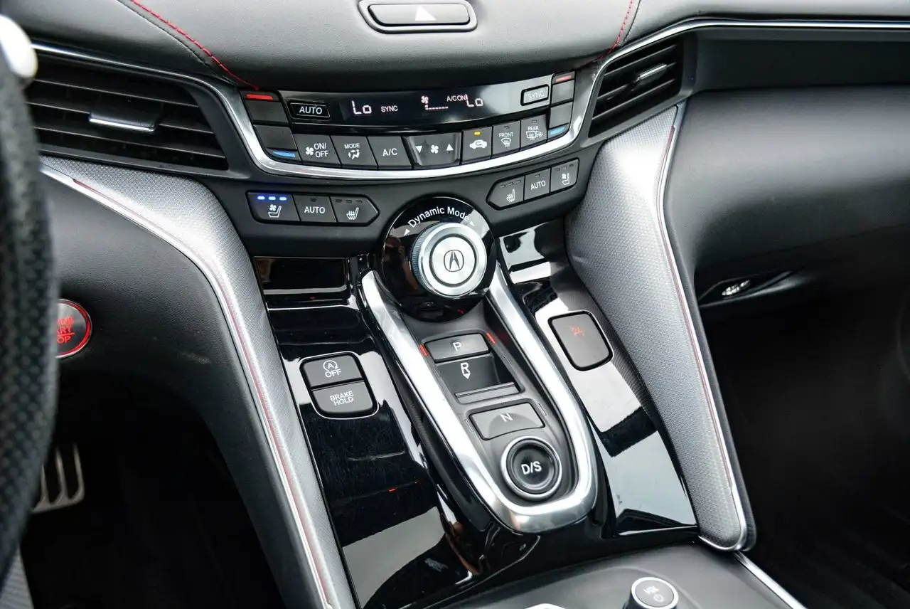 Acura TLX снимка Acura TLX