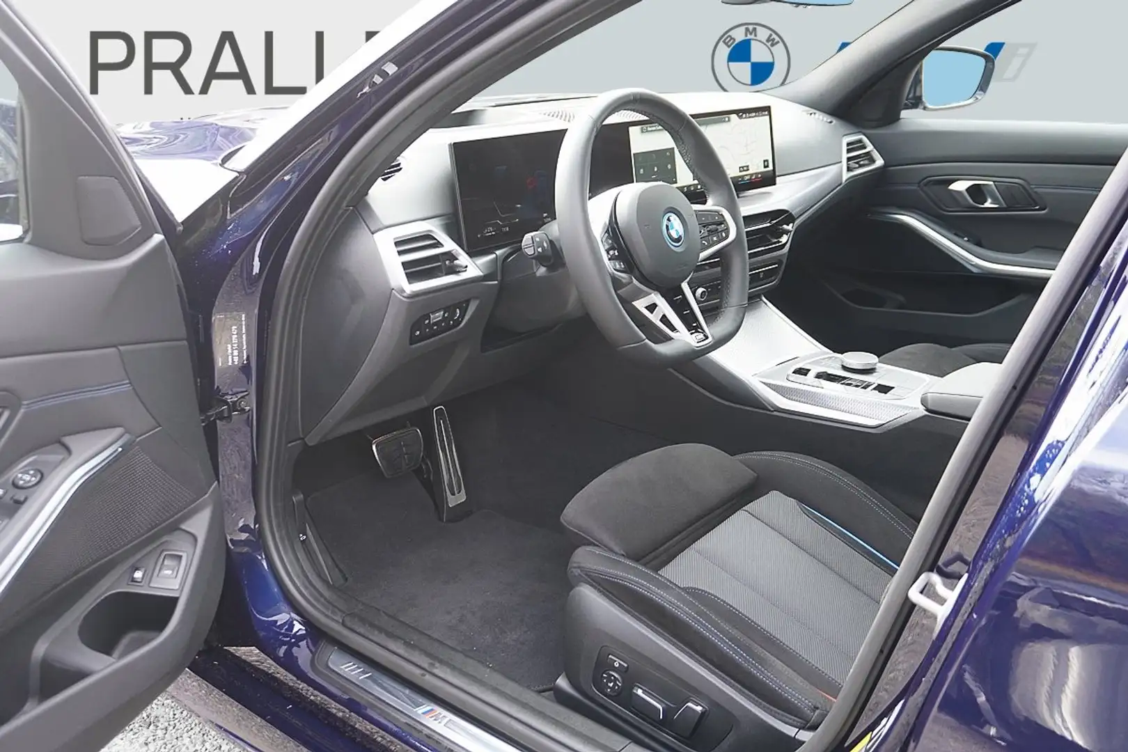 BMW 330 e Touring M Sport PRO AHK HeadUp ACC Glasdach 360K Blau - 2