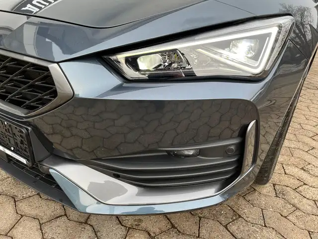 Cupra Leon view 3