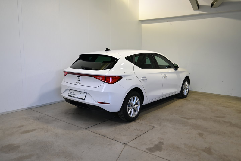 SEAT Leon Style Edition 1.5 eTSI DSG 115 PS — photo 2