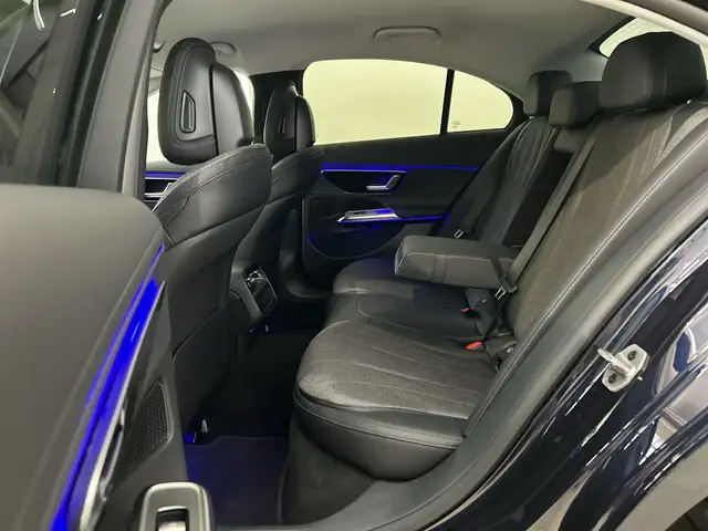 Mercedes-Benz E 220 d 4MATIC Limousine LED PTS Cam AHK SHZ Ansicht 17