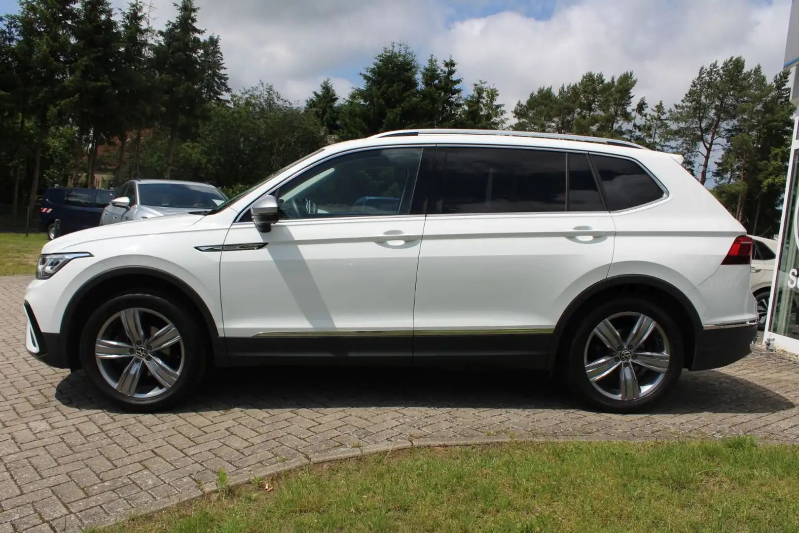 Volkswagen Tiguan Allspace Allspace Elegance 2.0 TDI 4x4 DSG Matrix HZ Easy O White - 2