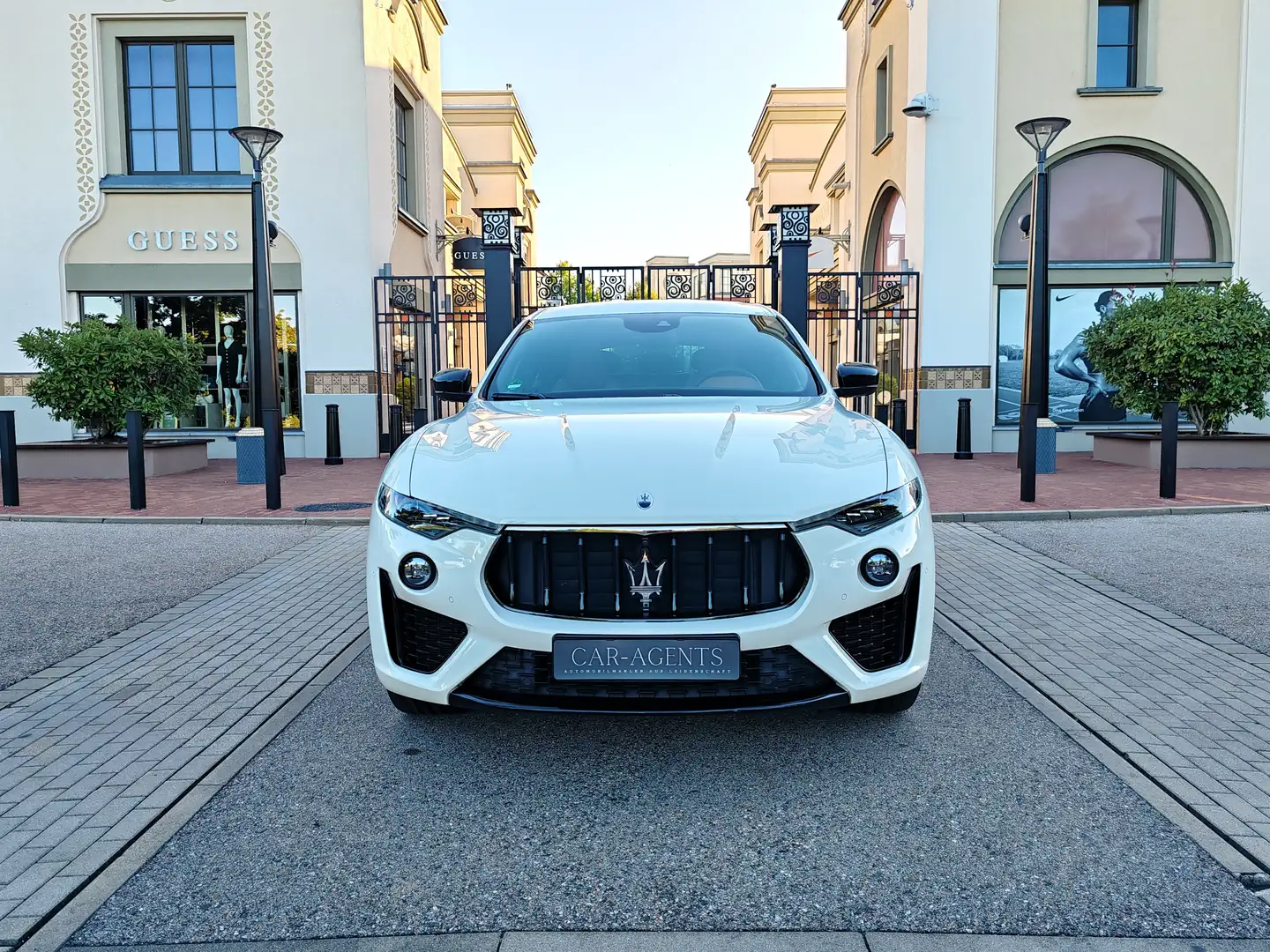 Maserati Levante GT MildHybrid/Sport/Nerissimo/Pano/H&K/360° Weiß - 2