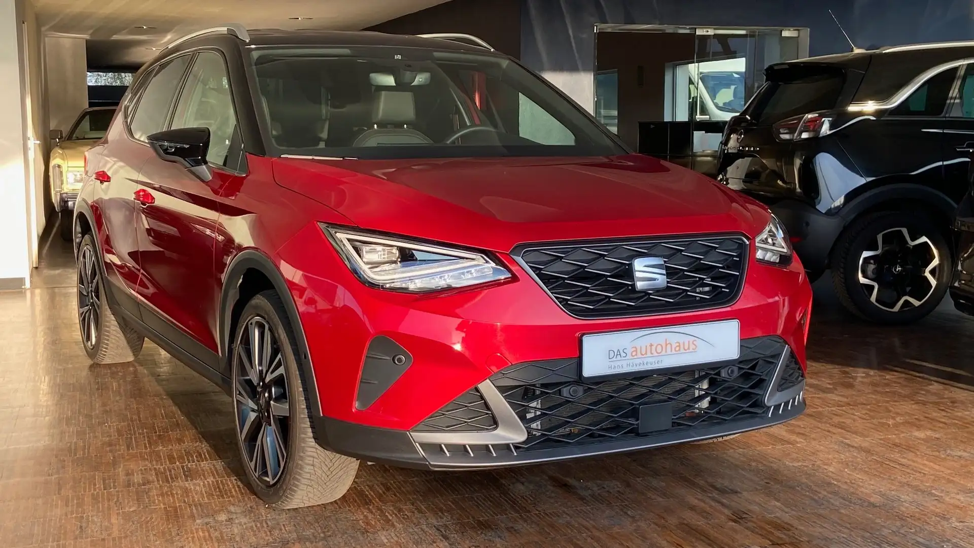 SEAT Arona 1.5TSi FR DESIGN-Paket, Kontrast-P., NAVI+RFK, LED Rood - 1