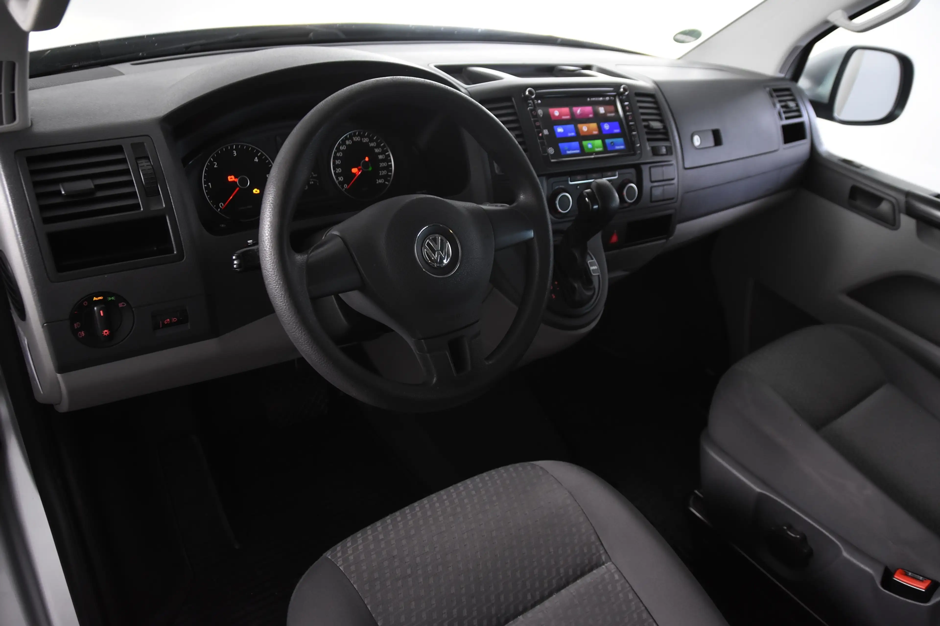 Volkswagen T5 Transporter 2.0 TDI Automaat *Rolstoelbus* — photo 11