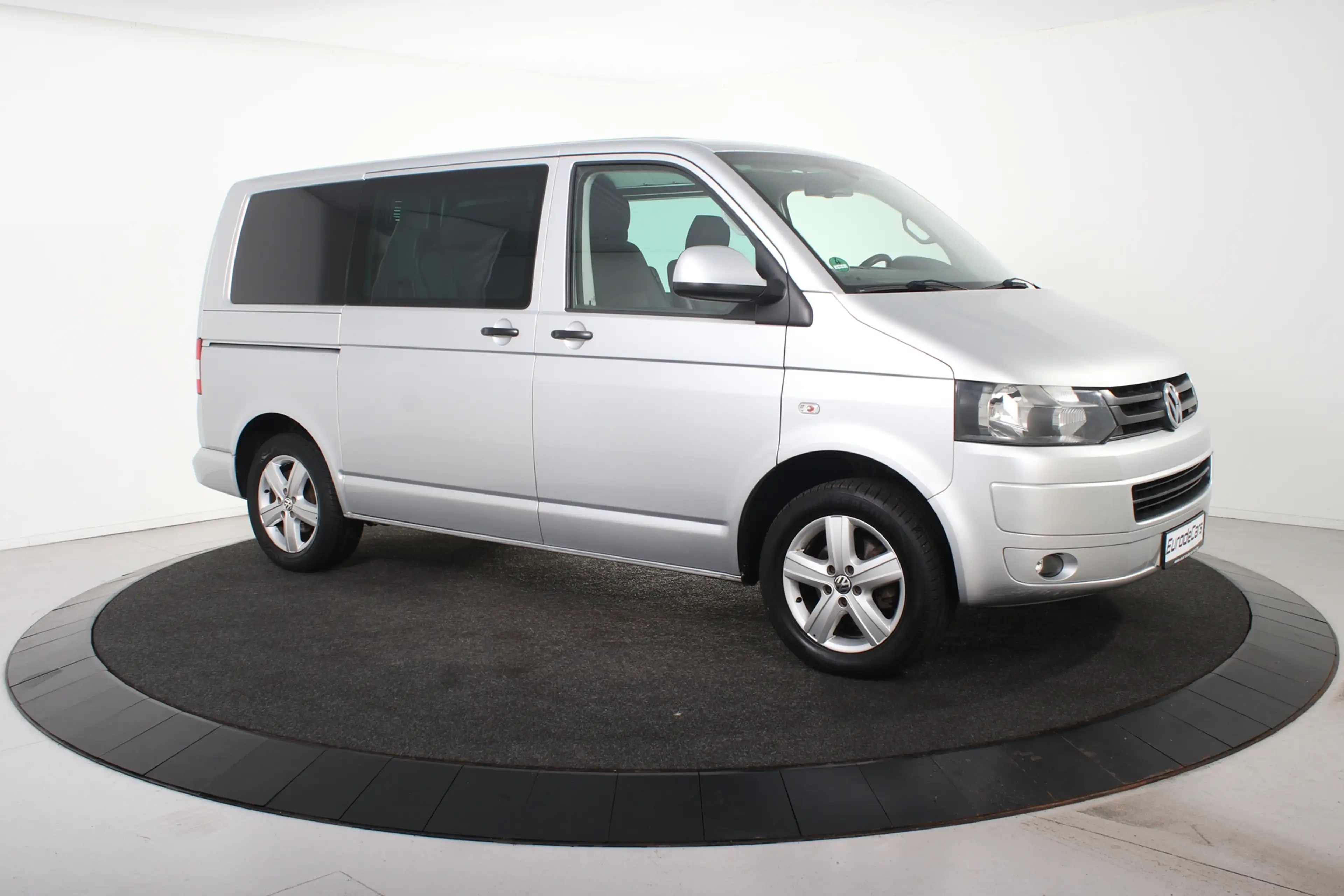 Volkswagen T5 Transporter 2.0 TDI Automaat *Rolstoelbus* — photo 5