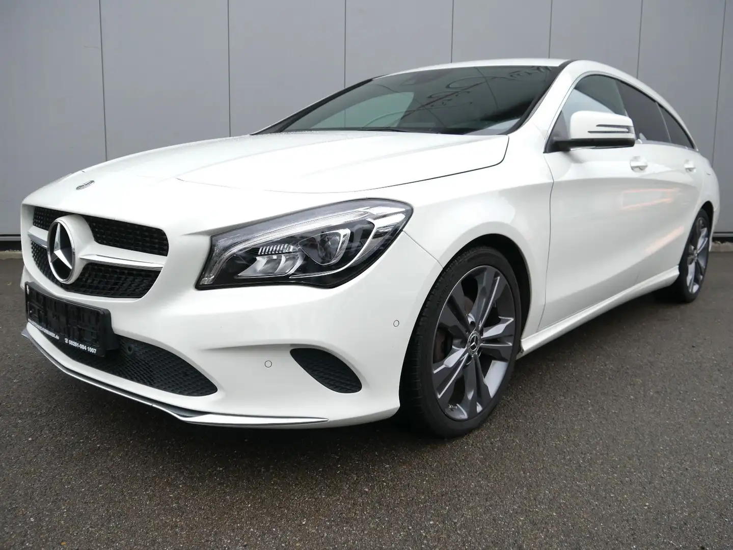 Mercedes-Benz CLA 200 CDI 4Matic SB Urban NAVI/LED/RFK/AHK Weiß - 1