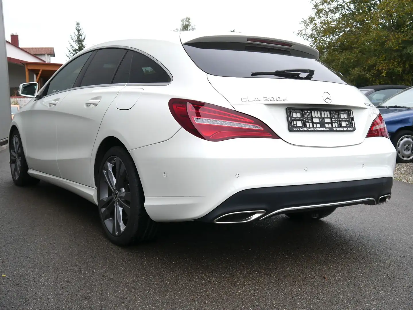 Mercedes-Benz CLA 200 CDI 4Matic SB Urban NAVI/LED/RFK/AHK Weiß - 2