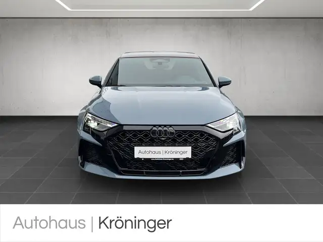 Audi RS3 view 5