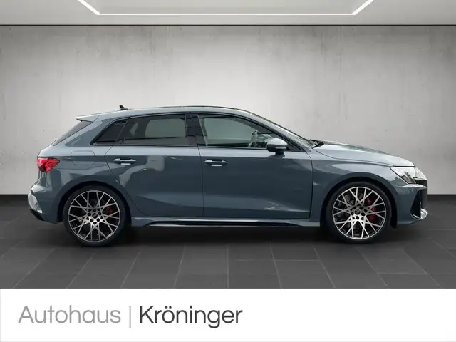 Audi RS3 view 4