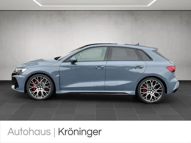 Audi RS3 view 3