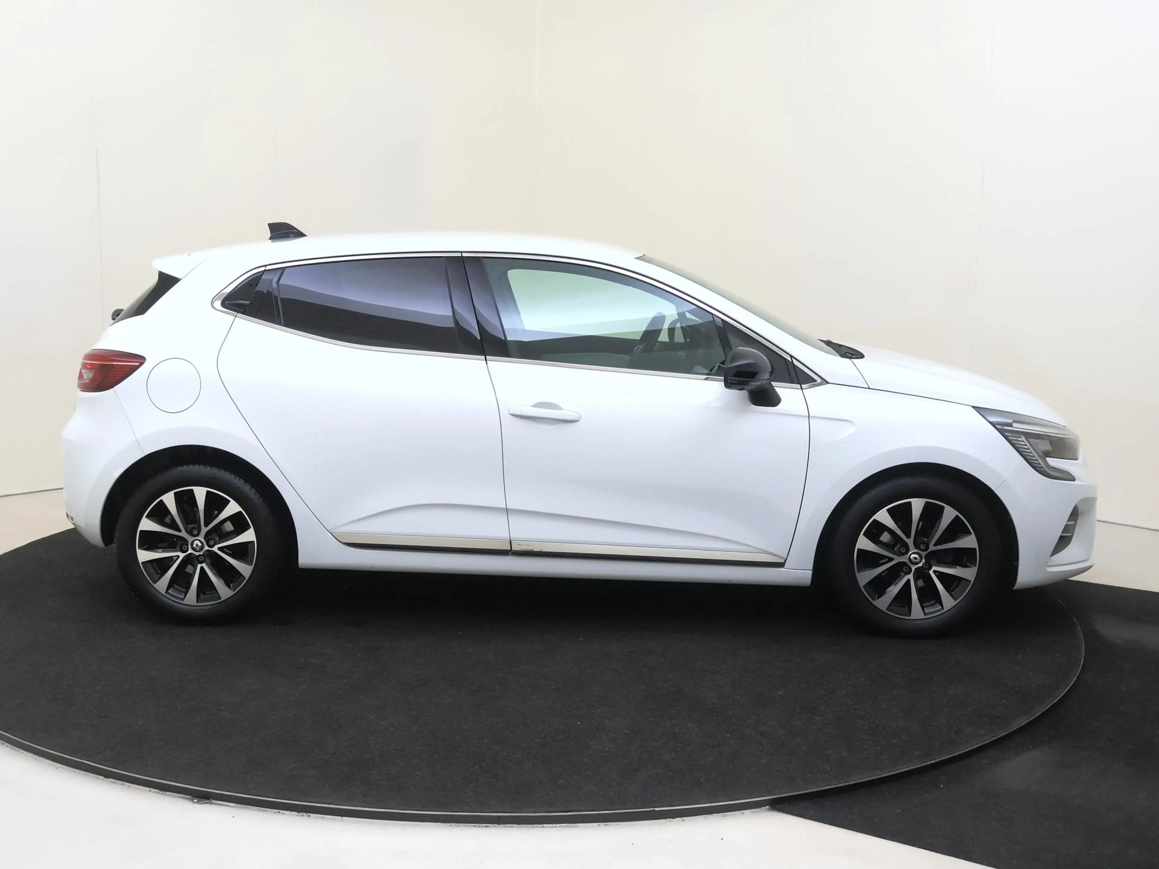Renault Clio 1.0 TCe 90 Techno | Cruise control | bluetooth | L — photo 8