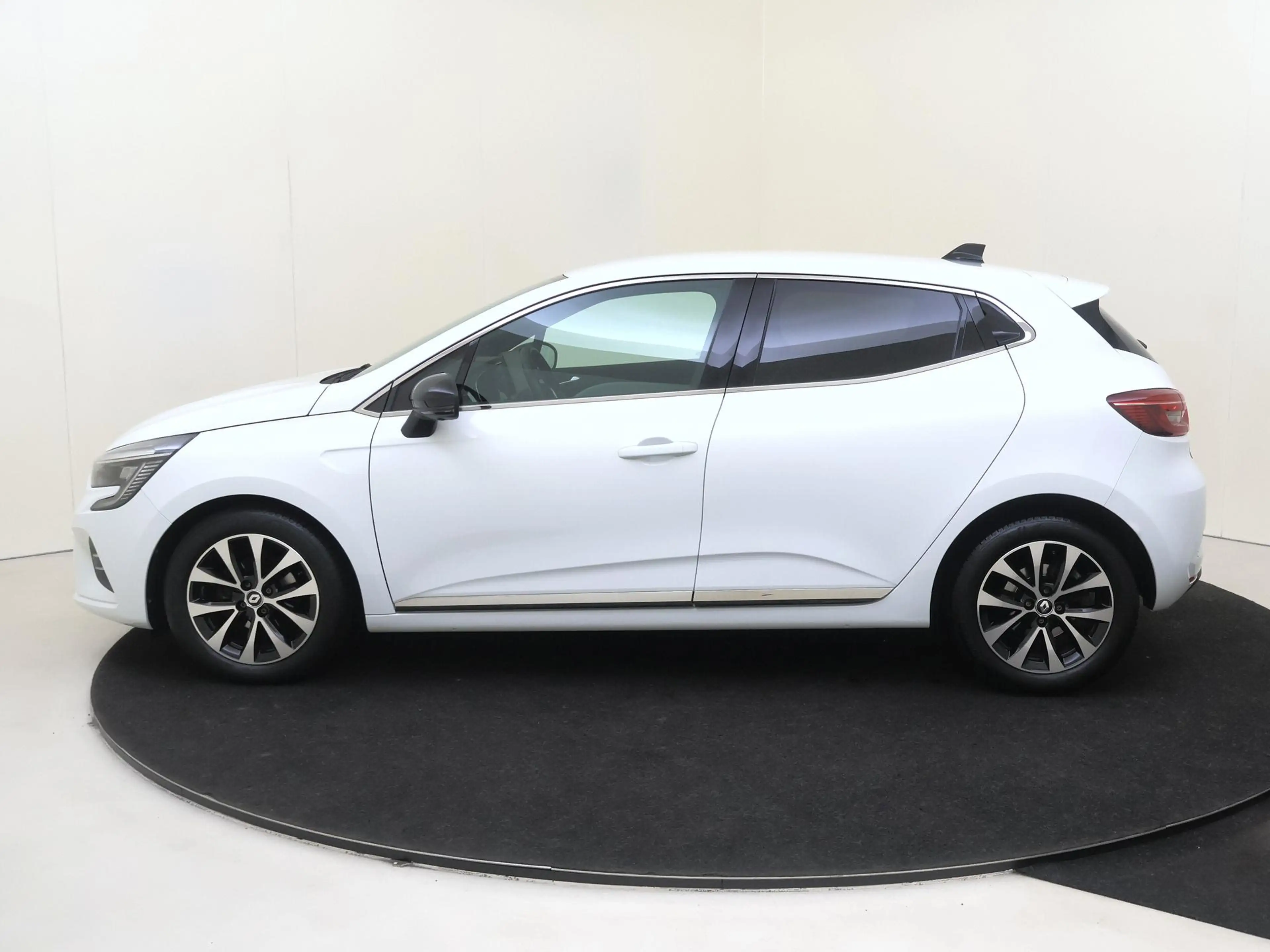 Renault Clio 1.0 TCe 90 Techno | Cruise control | bluetooth | L — photo 7