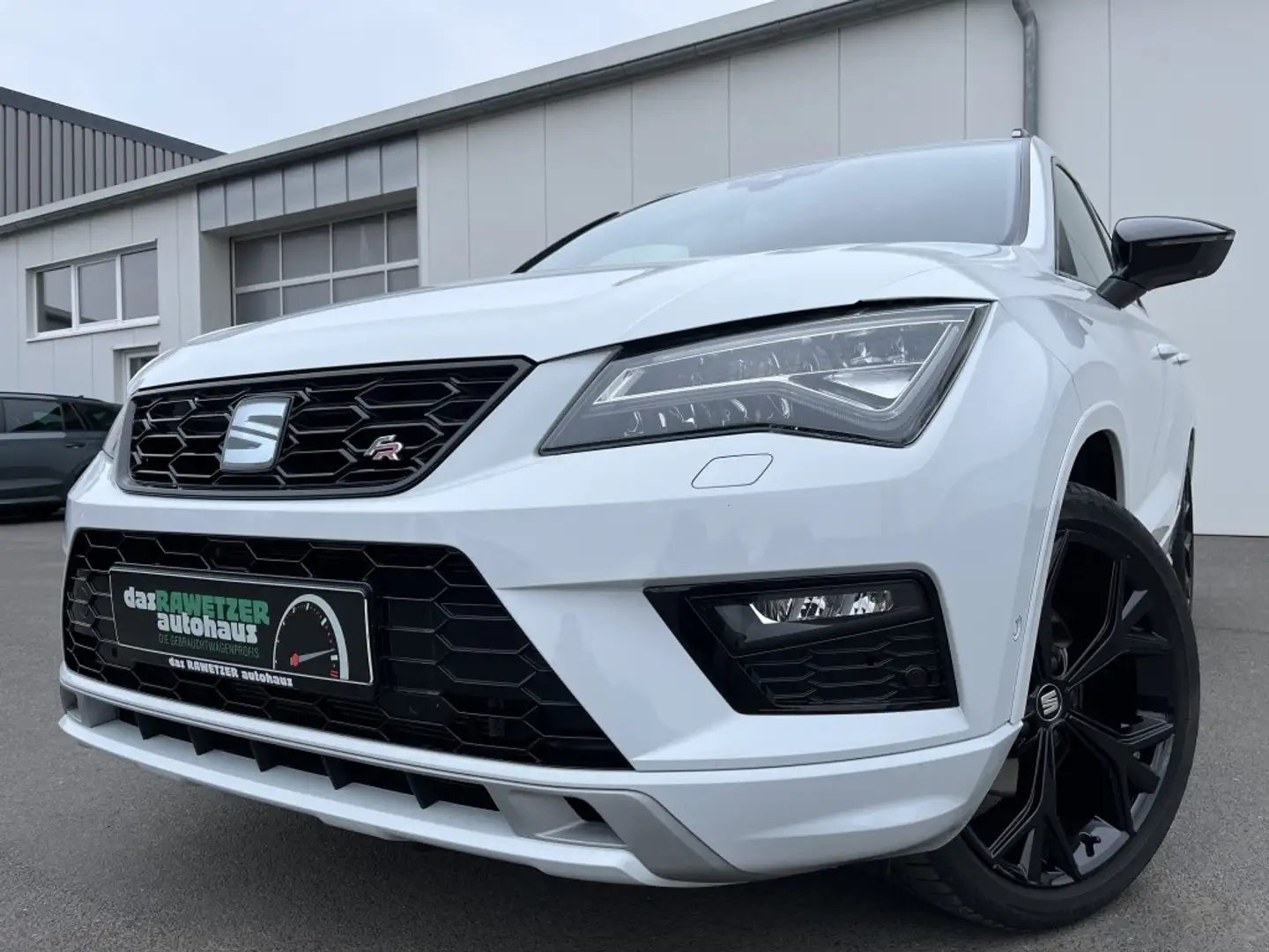 SEAT Ateca 2.0 TDI DSG FR-Line Black Edition 188€ m. 20% An Blanco - 1