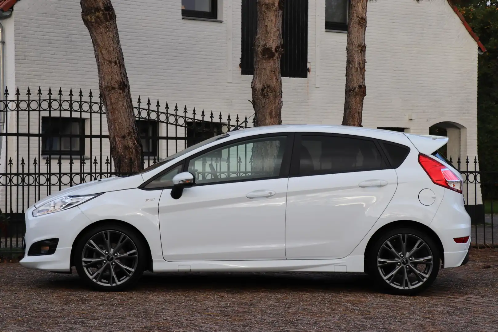 Ford Fiesta 1.0 EcoBoost ST Line |Navigatie |Bluetooth Wit - 2