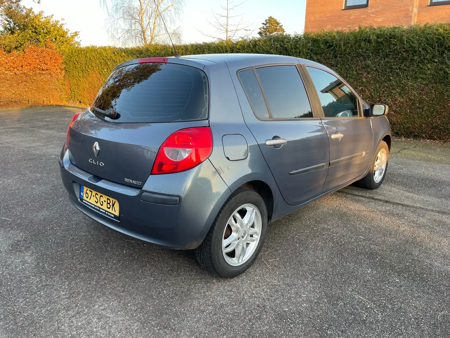 Renault Clio 1.4 16V - 2