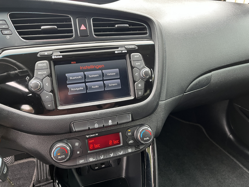 Kia ProCeed / pro_cee'd 1.6 GDI BusinessLine LED Navi Camera 17" — photo 18